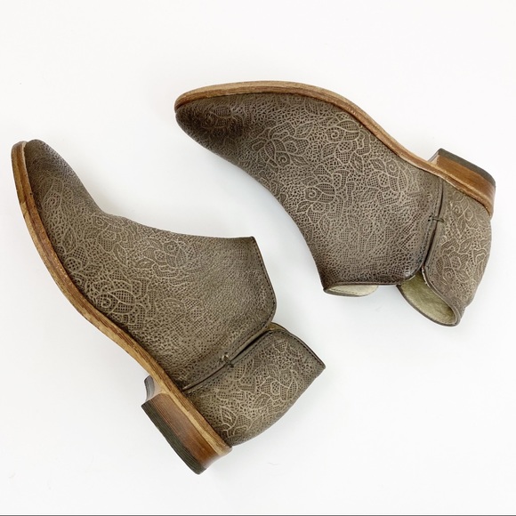 FIRENZE gray tooled leather ankle booties - Picture 2 of 7